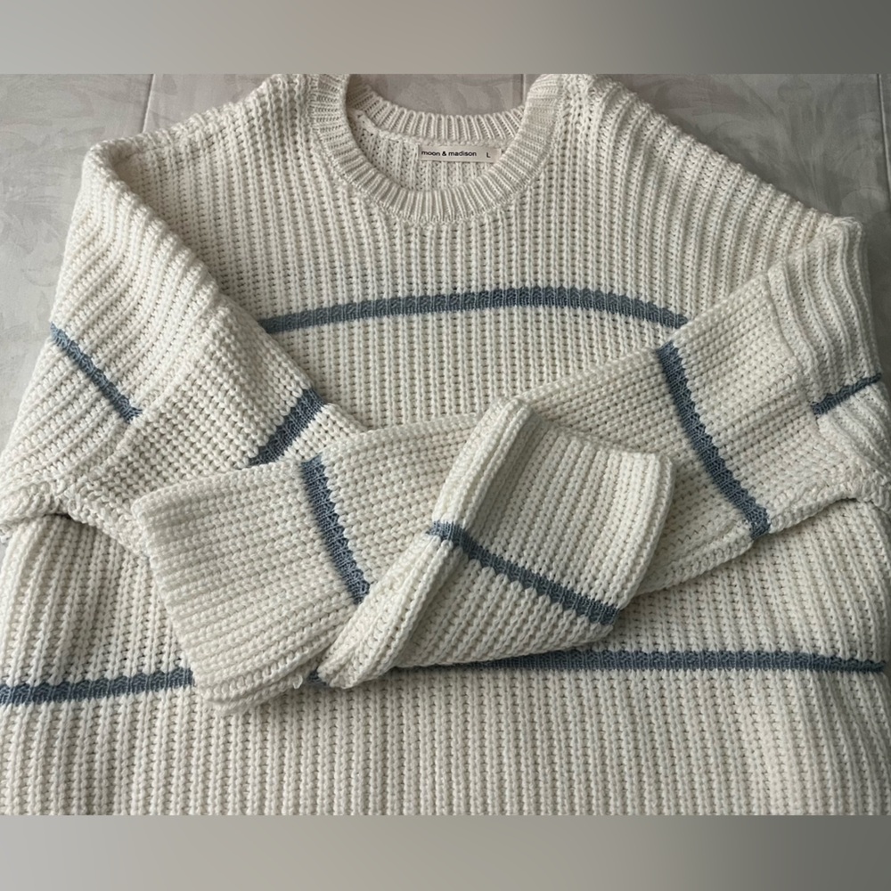 moon & madison White and Blue Striped Sweater